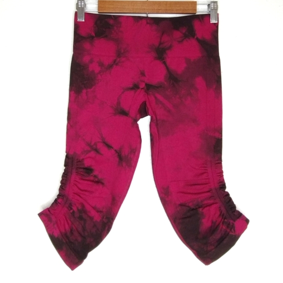 Lululemon Cropped Red Tie Dye Compression Leggings - Picture 1 of 15